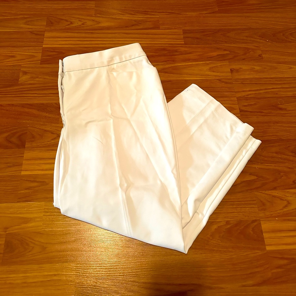 Excellent condition! White crop pants. Investments size 16
